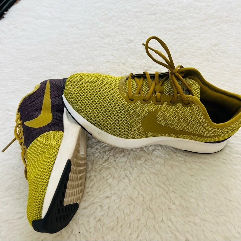 Nike Dual tone Racer Unisex Sneakers Shoes W 7 M 5.5 EU 38